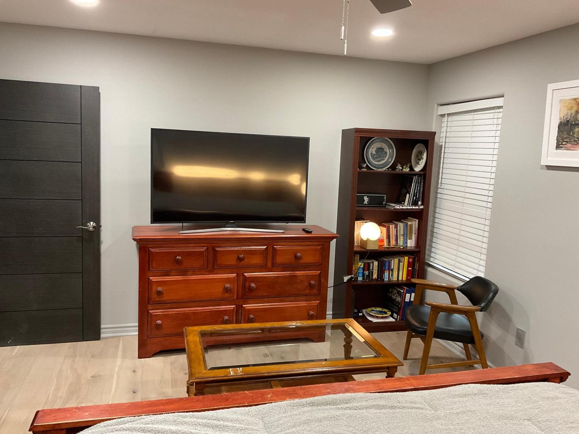 A Luxury Master Bedroom In A Condo Los Angeles Extérieur photo